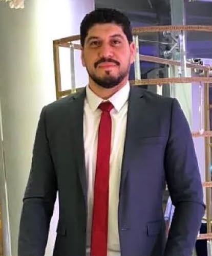 الباحث محمود عز الدين