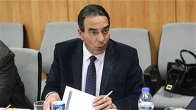 أيمن أبو العلا: مصل أكسفورد حقق نتائج مبشرة.. وآثاره الجانبية 