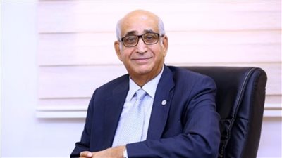 نائب بالشيوخ يقدم مقترحًا لتطوير برامج تدريبية لموظفى الحكومة لتطبيق التحول الرقمي