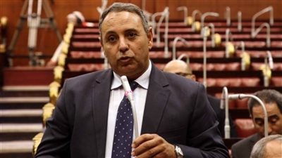 تيسير مطر أبرز المتبرعين بمستحقاتهم المالية فى مجلس الشيوخ