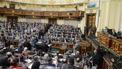 زعيم الأغلبية يهاجم وزير الإعلام: يجمع بين منصبه وإدارة مدينة الإنتاج بما يخالف الدستور والقانون