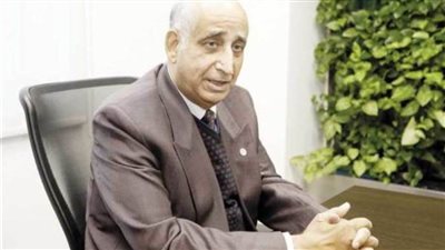نائب بالشيوخ يوجه رسالة لرئيس هيئة قناة السويس