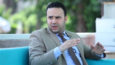 محمود بدر يهاجم ياسر جلال: لو عايز تجامل بلد بتكرمك.. متتكلمش عن مصر وجيشها اللي يسد عين الشمس