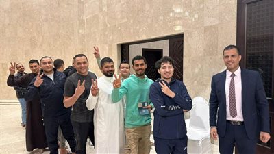 استمرار توافد الجالية المصرية بالسعودية للتصويت في انتخابات مجلس النواب في الدوائر الملغاة