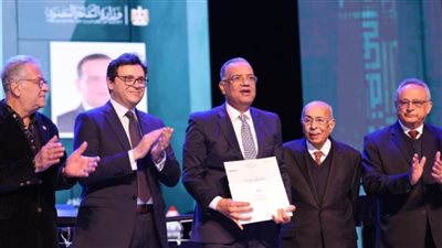وزير الثقافة يكرم الكاتب الصحفي محمود مسلم في عيد الثقافة