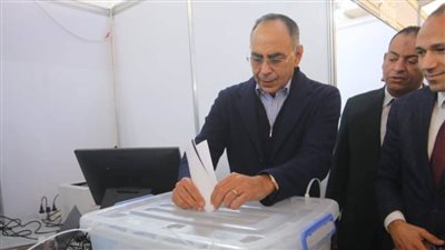 الدكتور هاني سري الدين يدلي بصوته في انتخابات رئاسة حزب الوفد