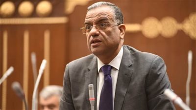 محمود مسلم يرجّح استمرار مدبولي وتعديلًا وزاريًا كبيرًا