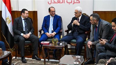 بحضور وزير المالية.. حزب العدل يناقش الإصلاح الضريبي والاستدامة المالية وتحديات الاقتصاد