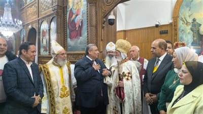 النائب مصطفى سالم يزور كنائس طهطا ويهنئ المواطنين بعيد القيامة المجيد