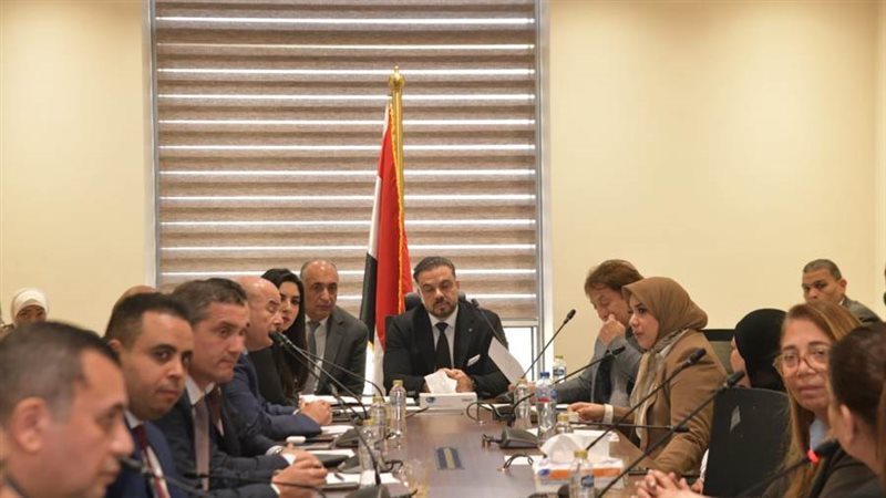 خلال اجتماع لجنة