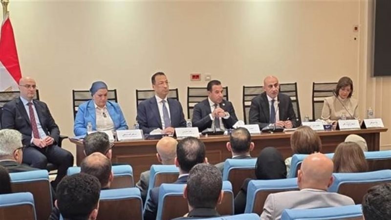 لجنة الاتصالات بمجلس