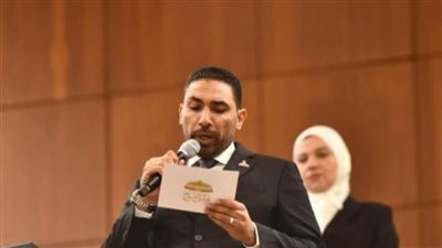 النائب محمد جامع يطلب بمد عمل المحال لمنتصف الليل بالصيف حفاظاً على السياحة