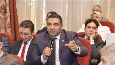 محمود عصام: توطين صناعة الفنادر يسهم في خفض فاتورة الاستيراد في ظل خطط تطوير الموانئ البحرية 