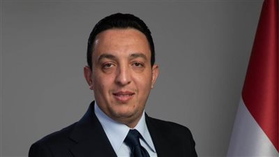 مصطفى أبو زهرة: الرئيس السيسي رسم الطريق.. وزيارة ماكرون للإسكندرية حكاية نجاح مصرية