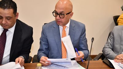 النائب هشام حسين يطالب وزارة الطيران ببيان تفصيلي حول أوجه الإنفاق الواردة بمشروع الموازنة الجديدة