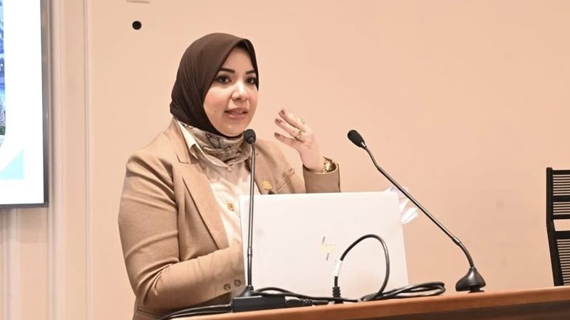 النائبة دينا هلالي