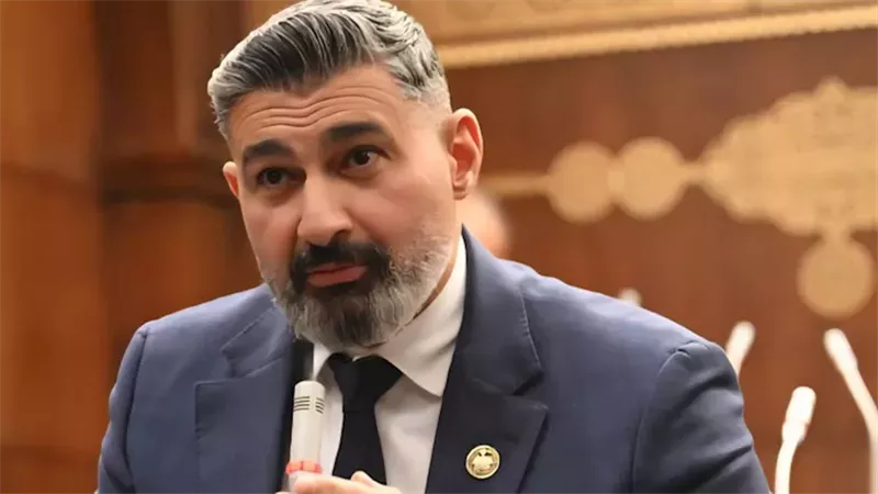 النائب ياسر جلال