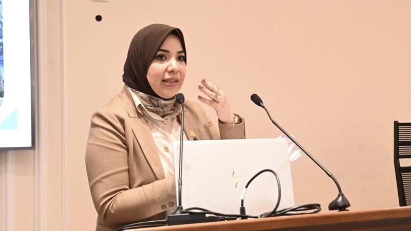 النائبة دينا هلالي