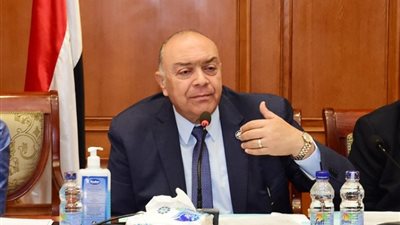 وحيد قرقر يطالب بمراجعة دورية للمرتبات والمعاشات لمواجهة التضخم وارتفاع الأسعار