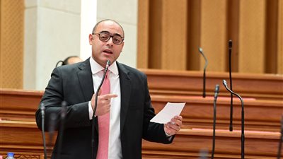 أحمد علاء فايد يتقدم بطلب إحاطة للحكومة بشأن سوء التخطيط المروري بمحاور القاهرة الجديدة