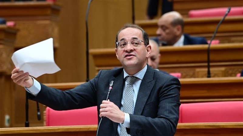 وزير المالية احمد