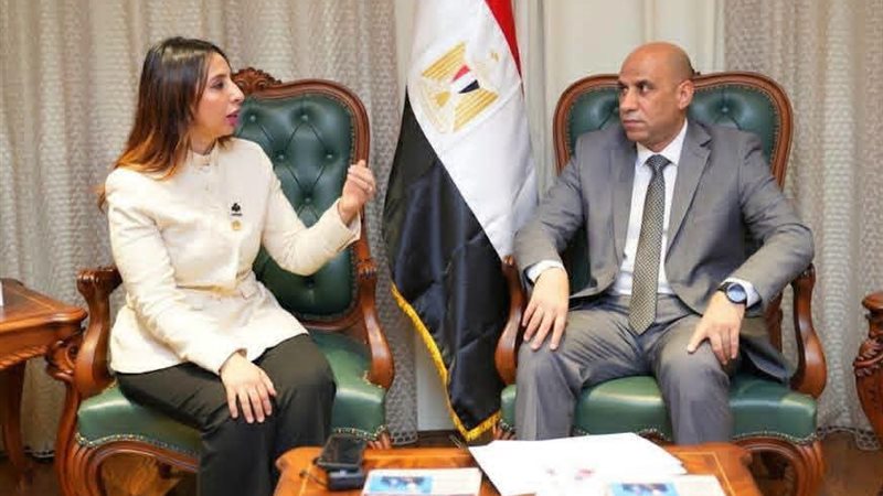 وزير العمل والنائبة