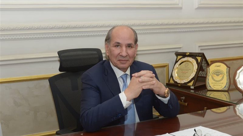 الدكتور خالد قنديل أمين سر لجنة الصحة بمجلس الشيوخ