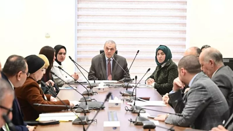 لجنة القوى العاملة