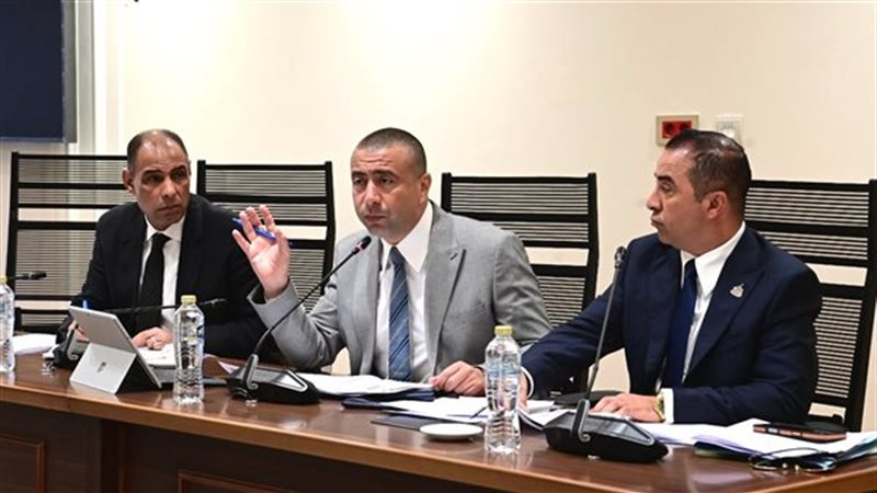 اجتماع لجنة الصناعة