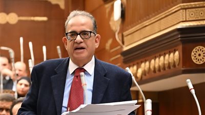 النائب طارق عبد العزيز: إدراج «التربية الرقمية» بالمناهج ضرورة لحماية النشء من مخاطر الإنترنت