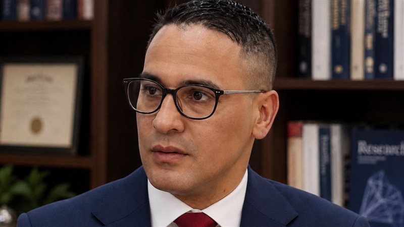 الباحث والصحفي الجزائري بودومي مصطفى