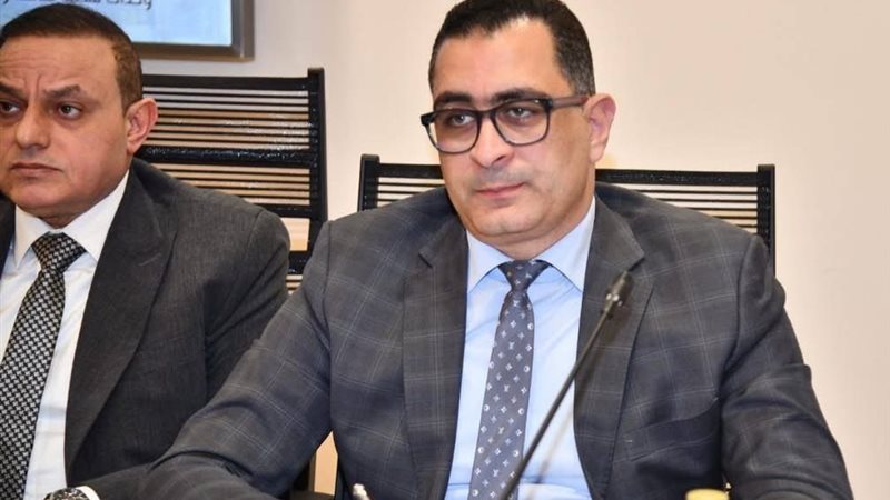 النائب محمود طاهر