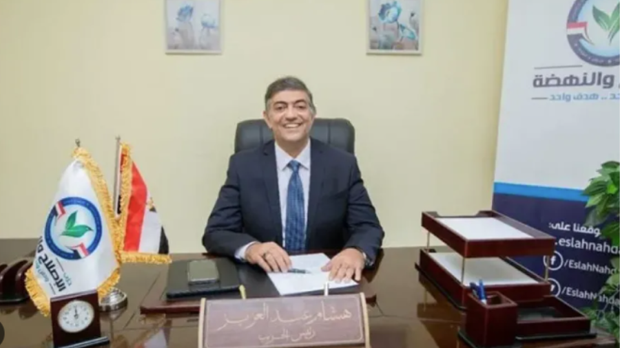 الدكتور هشام عبدالعزيز