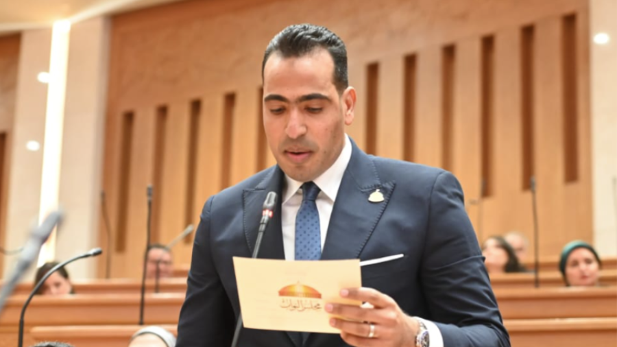 النائب محمود حسين طاهر