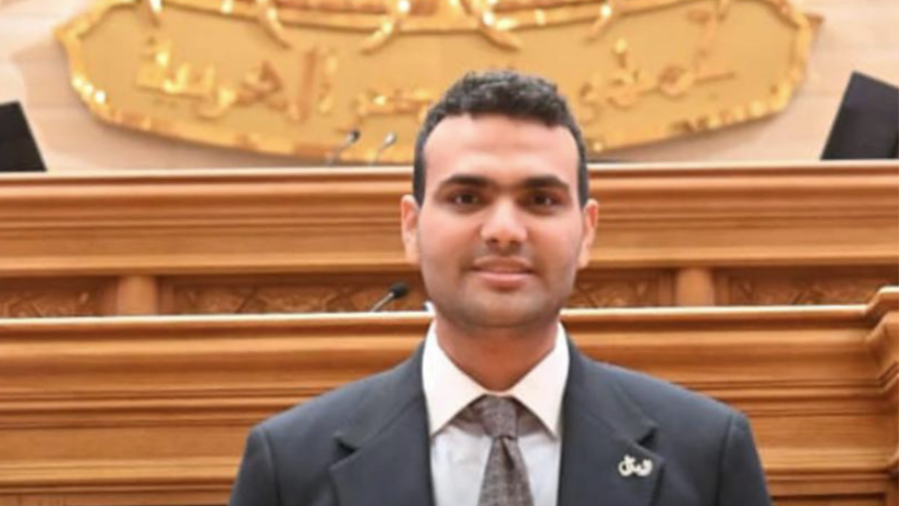 النائب حسين هريدي