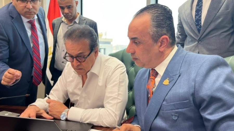 النائب محمد الشويخ ووزير الصحة