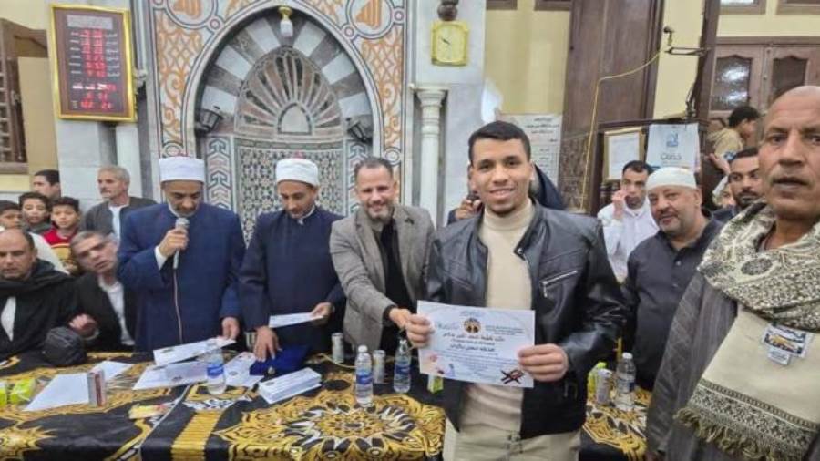 تكريم 200 من حفظة كتاب الله