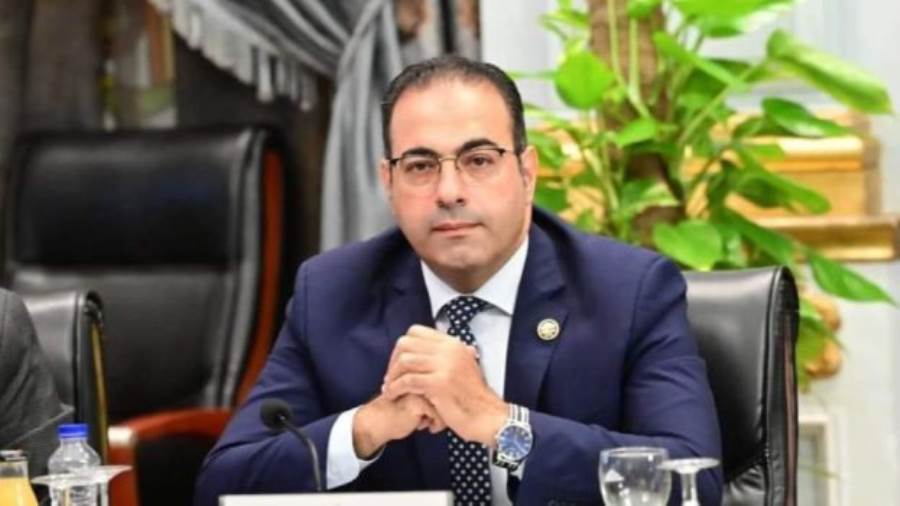 الدكتور محمود حسين