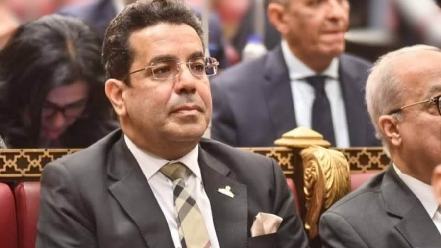 الدكتور باسل عادل