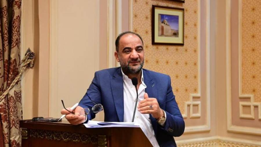 النائب حاتم عبد العزيز