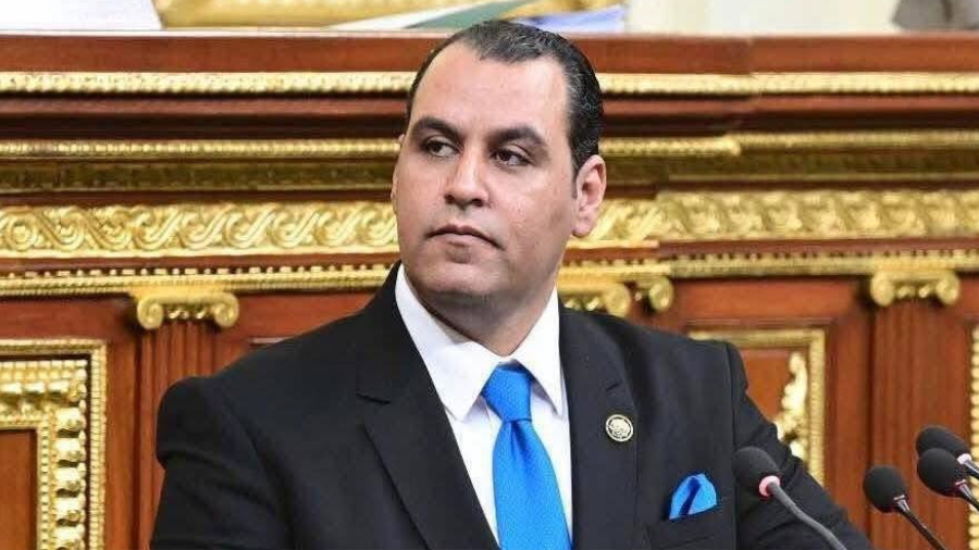 النائب إمام منصور