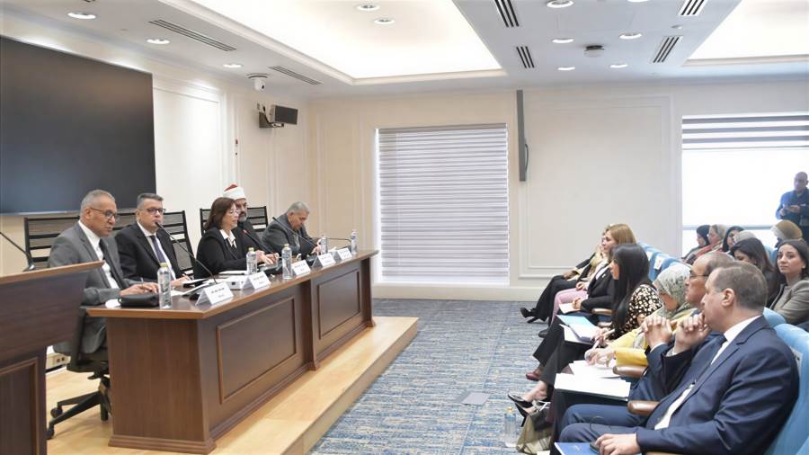 خلال اجتماع لجنة التضامن