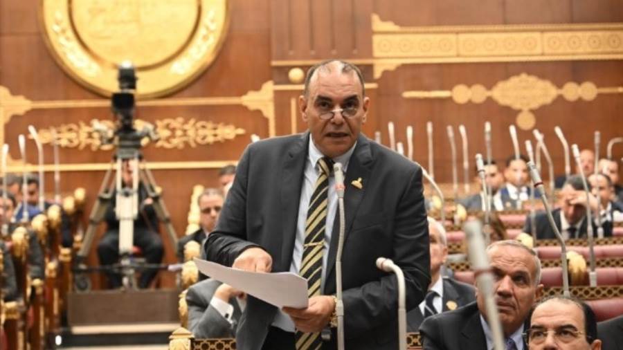 النائب رجائي عزت