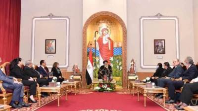 البابا تواضروس يستقبل وفدًا من أعضاء مجلس الشيوخ