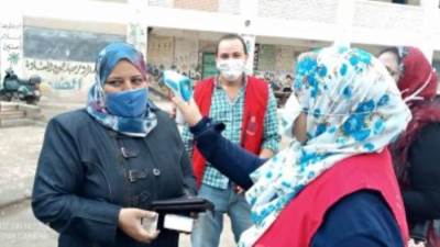 سيدة القطار تدعوا المواطنين للمشاركة فى العملية الانتخابية 