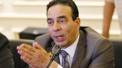 أيمن أبو العلا يطالب بزيادة الإنفاق على القطاع الصحى.. 