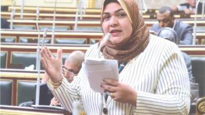 بالفيديو.. أمل زكريا: الإسكندرية "غرقانة" والمسئولين بيقولوا كله تمام