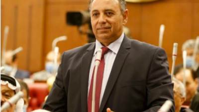 تيسير مطر مشيدًا بأداء الحكومة: تمكنت من إدارة أزمة كورونا بنجاح وتأمين مخزون استرايجيى من مختلف السلع