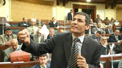 طرد النائب عبد العليم داود من جلسة البرلمان بعد مخالفته للائحة