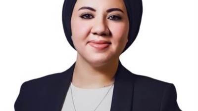 أميرة صابر لوزير التعليم: يوجد عدم اتساق فى أن يحمل الطالب تابلت ومكتبه مكسور